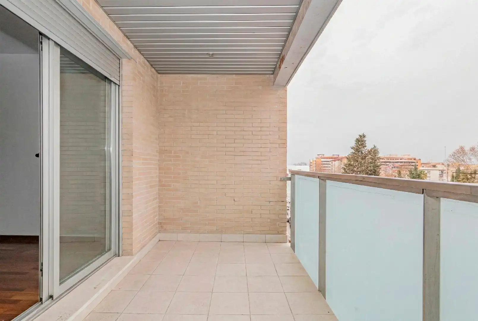 Terraza de Piso en venta en Granada con Aire acondicionado, Calefacción y Jardín privado