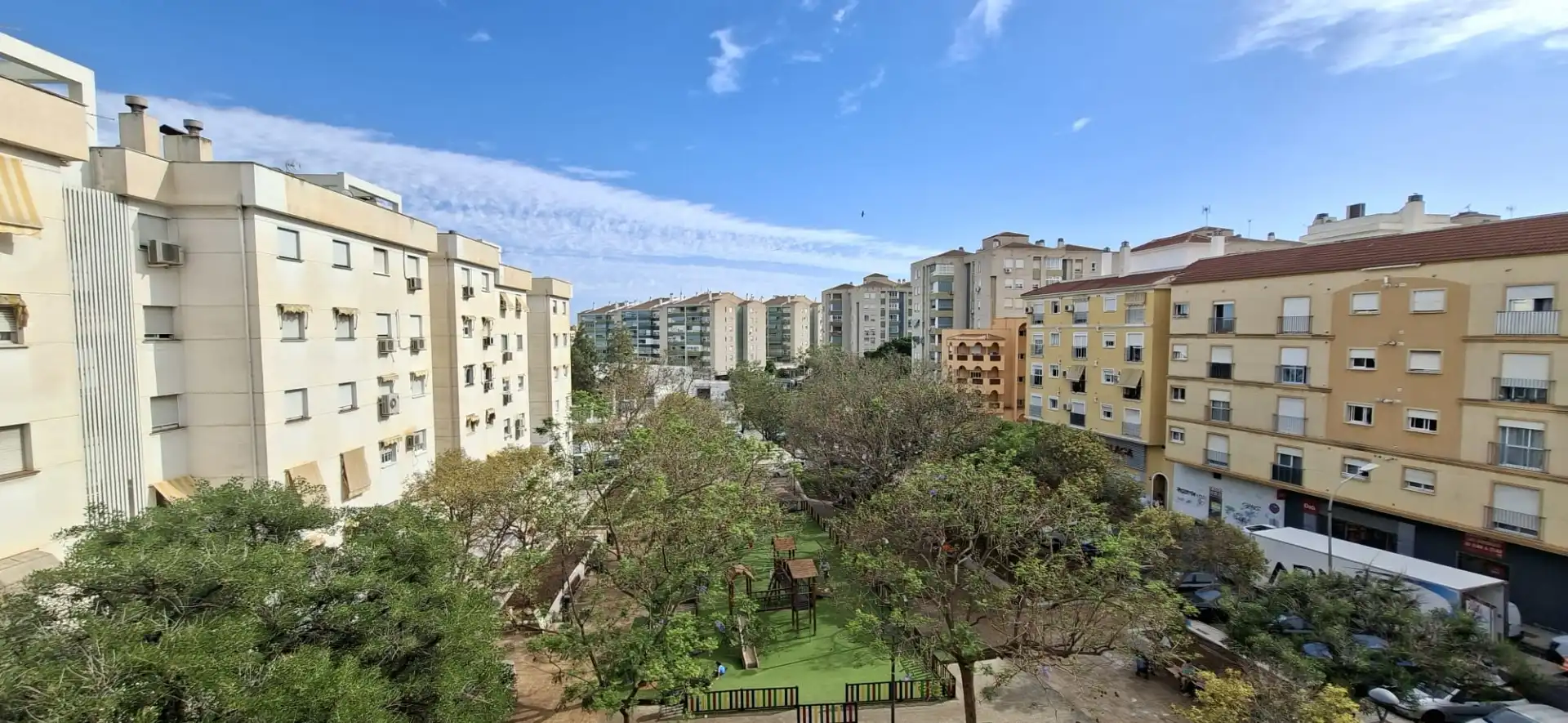 Vista exterior de Pis en venda en Málaga amb Aire condicionat i Terrassa