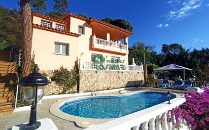 Vista exterior de Casa o xalet en venda en Lloret de Mar