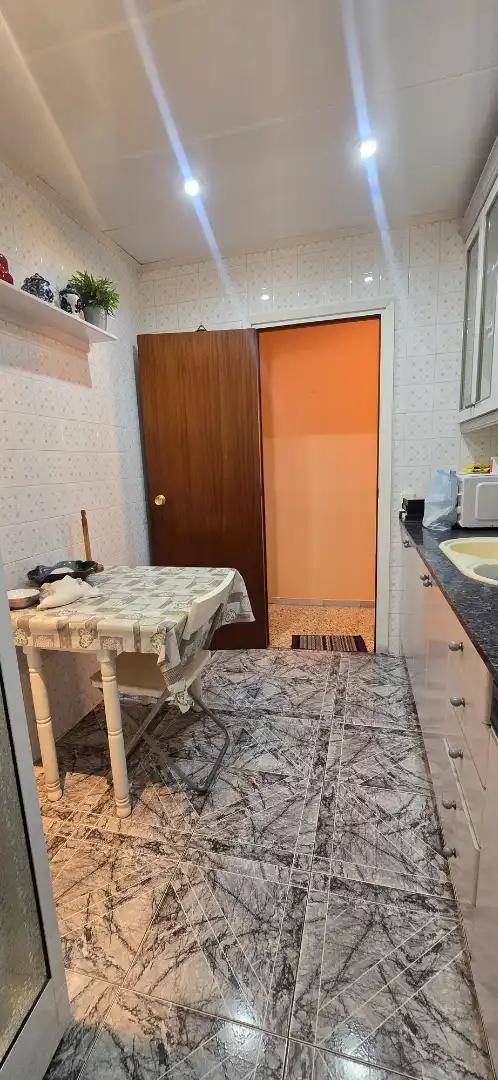 Piso en venta en Santa Coloma de Gramenet con Aire acondicionado, Calefacción y Horno