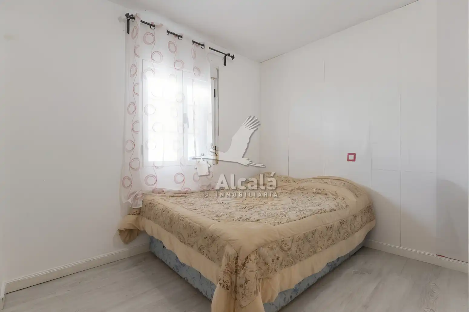 Habitación de Piso en venta en Madrid con Calefacción y Terraza
