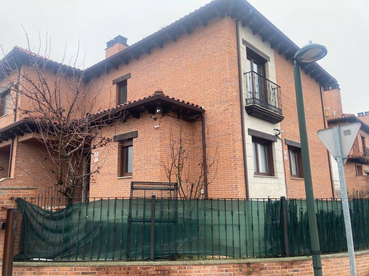 Exterior view of Single-family semi-detached to rent in Garrafe de Torío  with Heating, Private garden and Parquet flooring