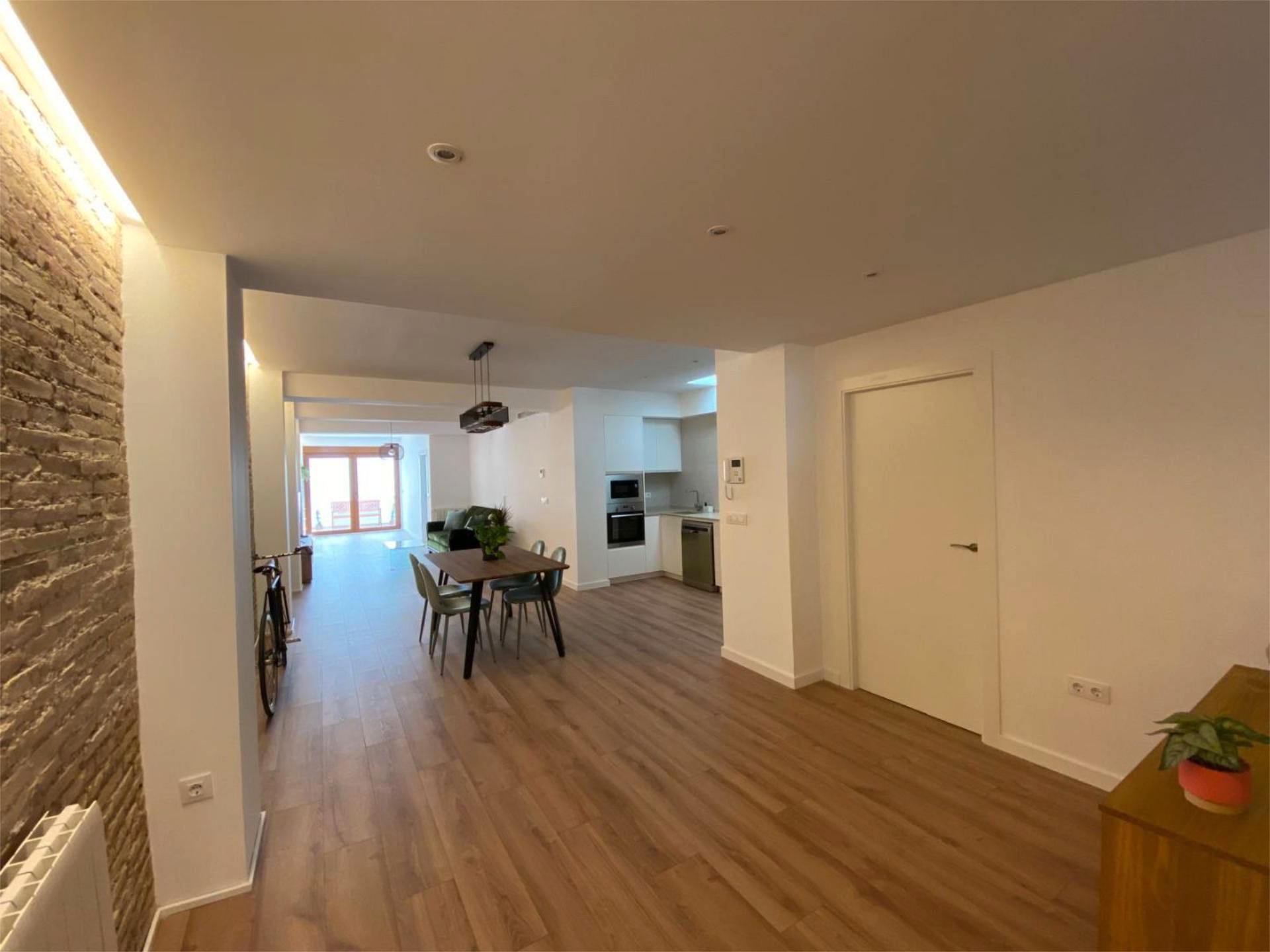 Flat for sale in  Valencia Capital  with Air Conditioner, Terrace and Furnished