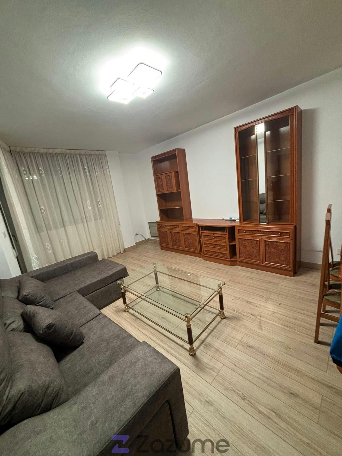 Sala d'estar de Pis de lloguer en Santa María del Páramo amb Parquet, Terrassa i Moblat