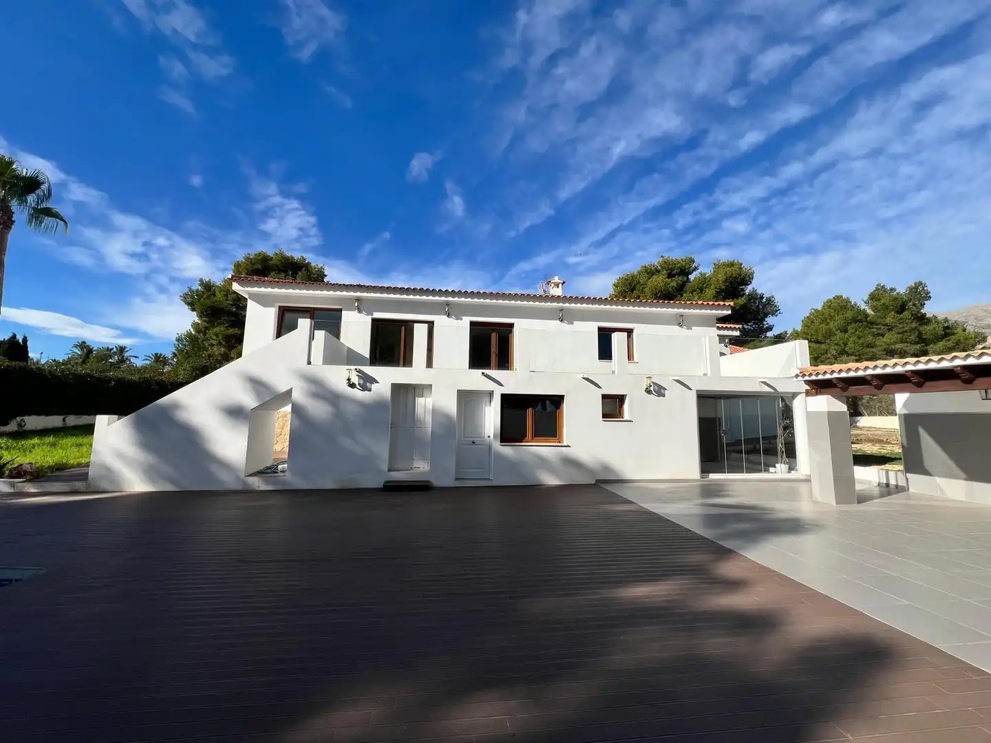 Vista exterior de Casa o xalet en venda en La Nucia amb Jardí privat, Terrassa i Piscina
