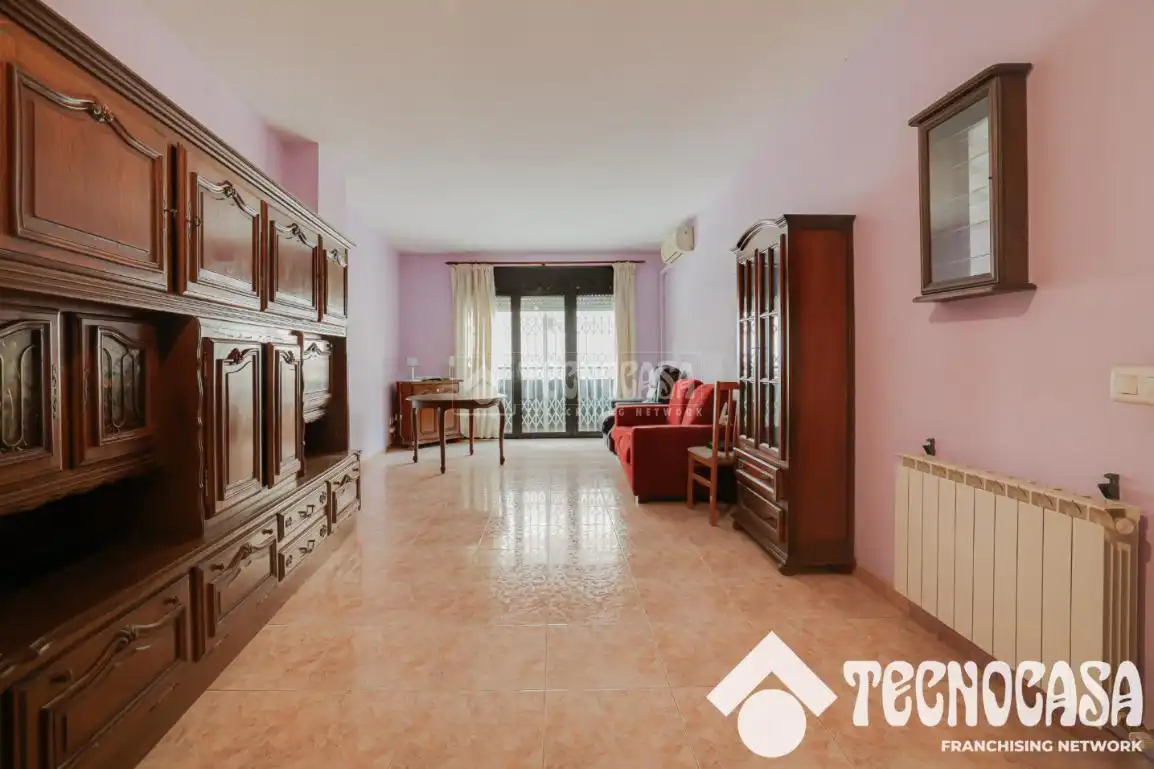 Sala de estar de Piso en venta en Santa Coloma de Gramenet con Calefacción y Terraza