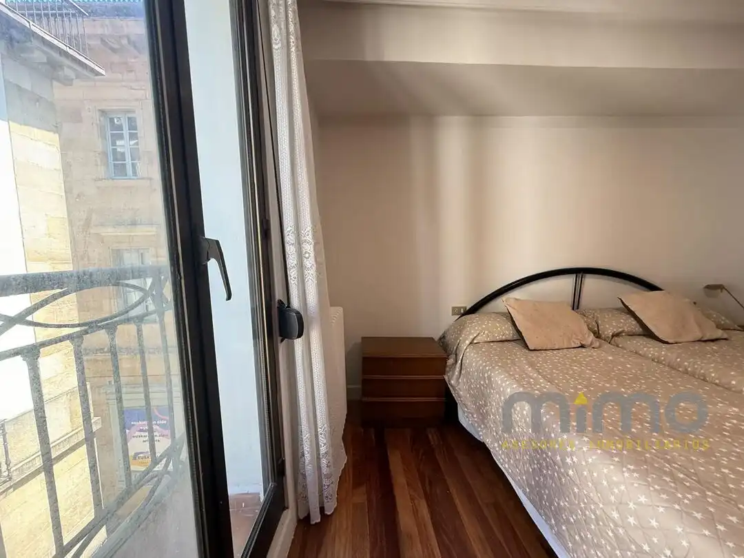 Habitación de Piso en venta en Donostia - San Sebastián  con Calefacción, Trastero y Balcón