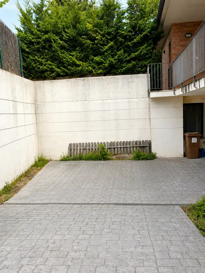 Aparcament de Casa adosada en venda en Girona amb Calefacció i Terrassa