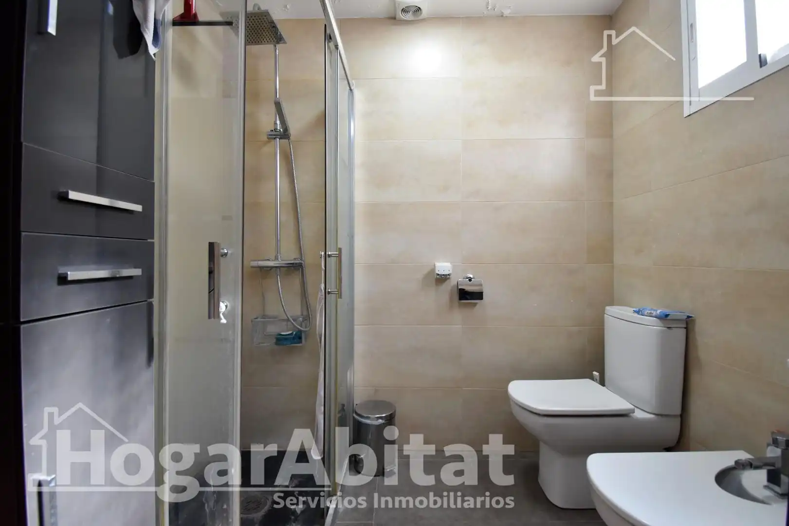 Baño de Ático en venta en Oliva con Terraza y Amueblado
