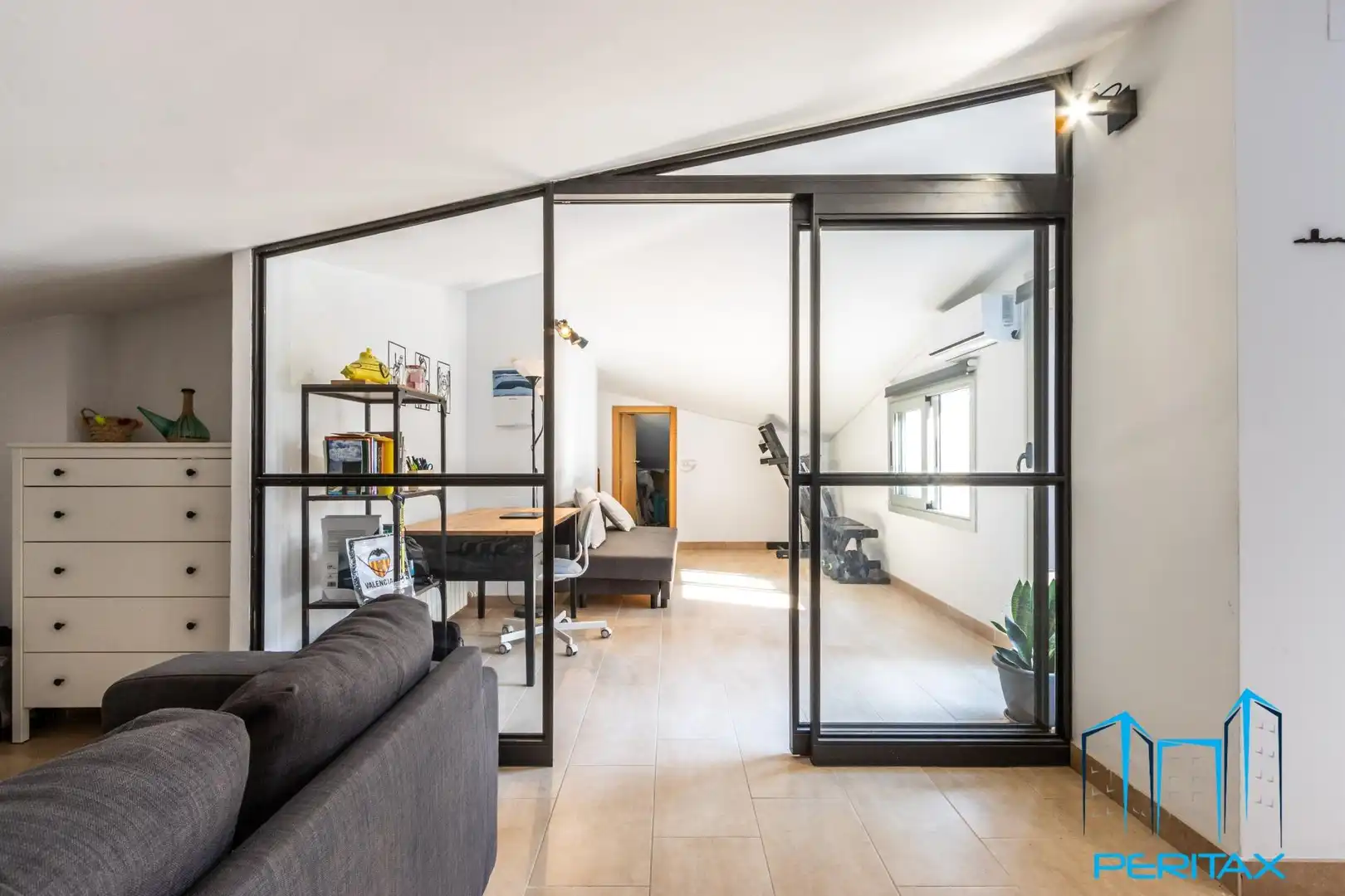 Penthouse with terrace for sale in Carrer de les Tres Creus, imagen 41