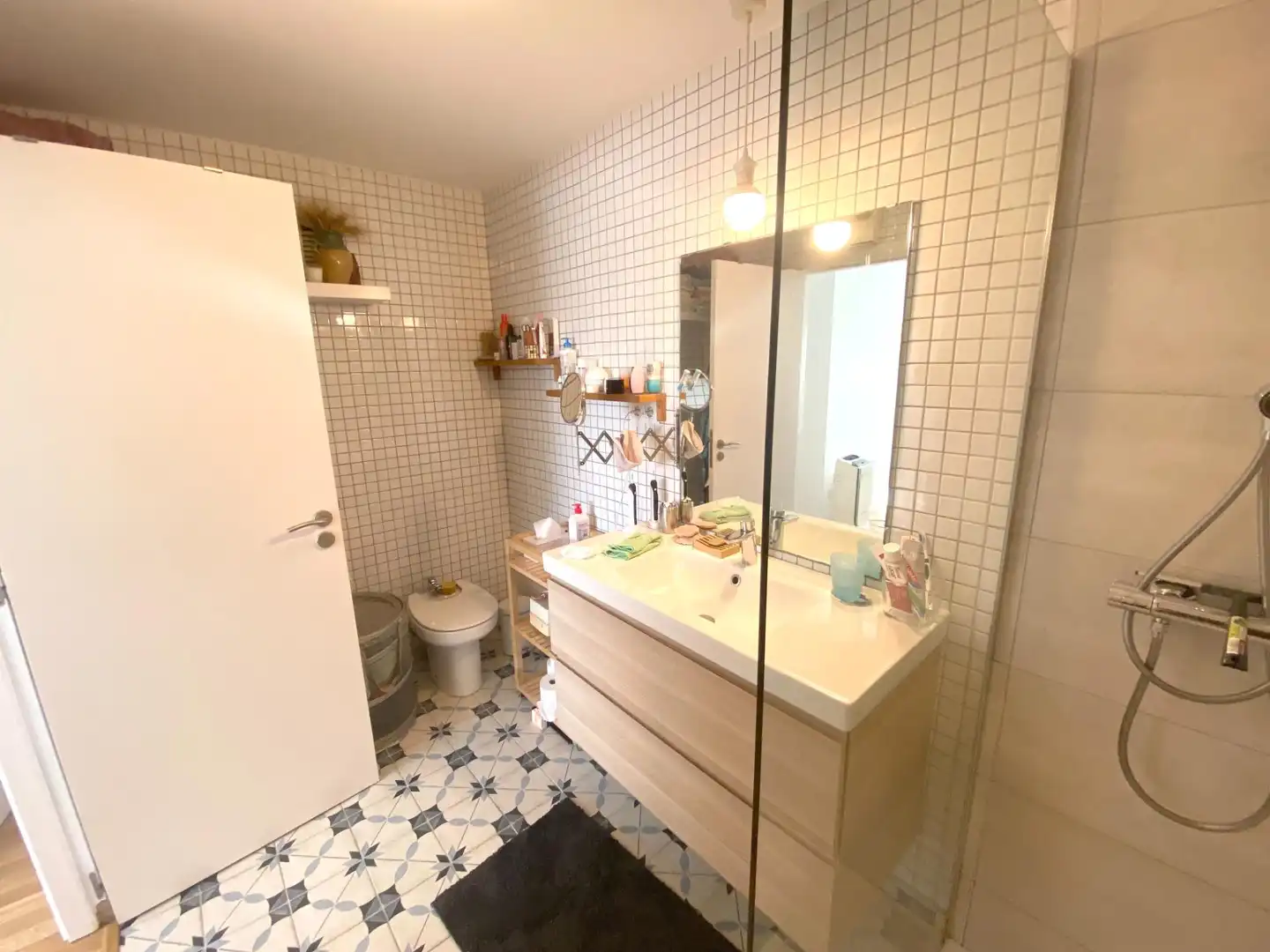 Badezimmer von Wohnung zur Miete in Barcelona mit Heizung, Parkett und Möbliert