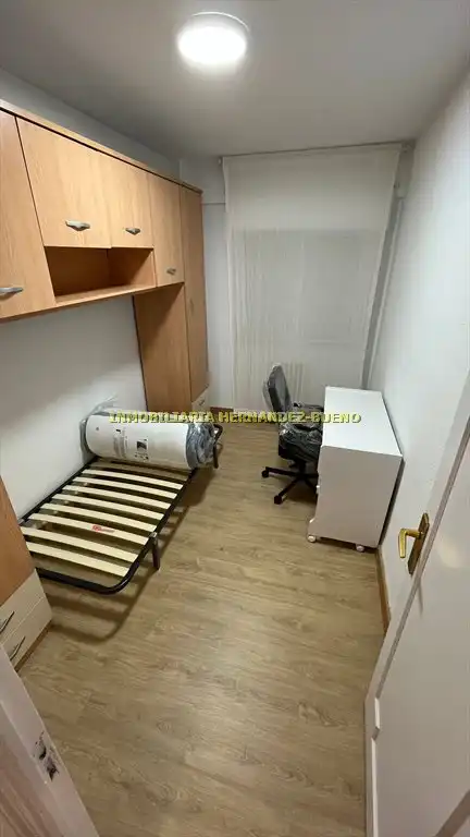 Schlafzimmer von Wohnung zur Miete in Salamanca mit Heizung, Möbliert und Balkon