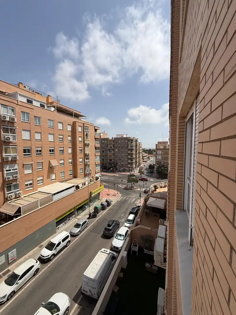 Vista exterior de Pis per a compartir en Almería