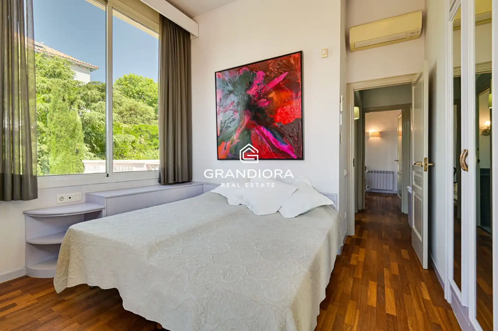 Bedroom of Houses for sale in El Masnou  with Air Conditioner, Terrace and Swimming Pool