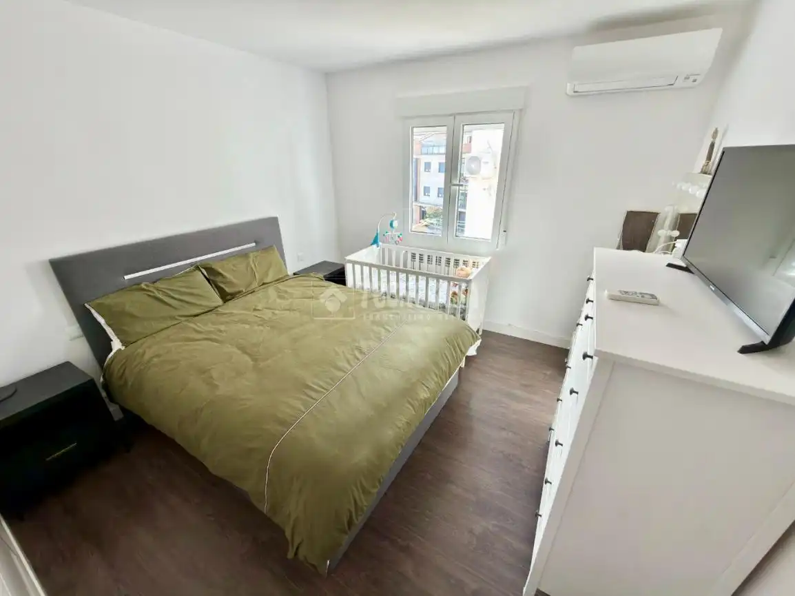 Schlafzimmer von Wohnung zum Verkauf in Cabanillas del Campo mit Klimaanlage, Heizung und Terrasse