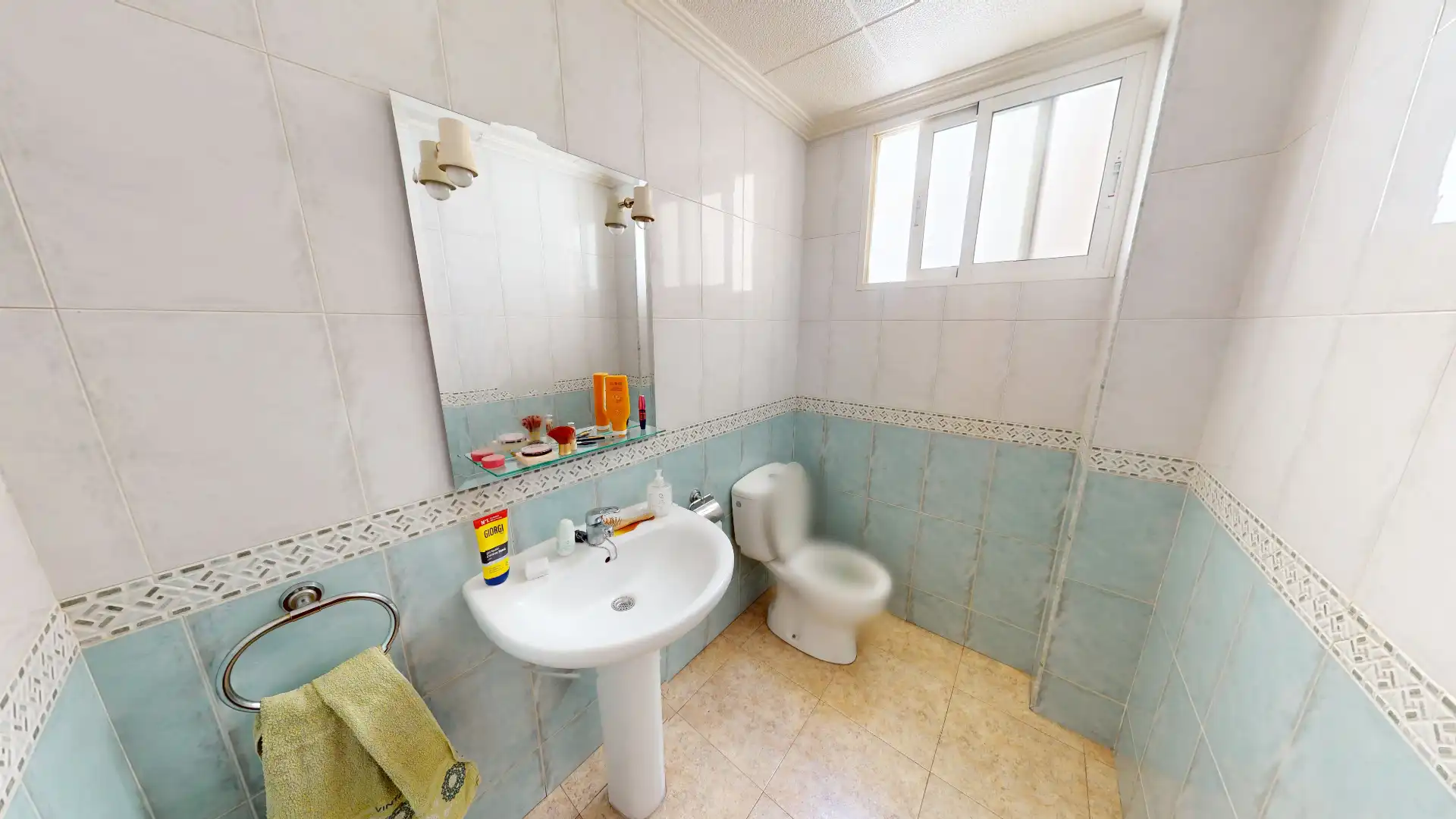 Baño de Piso en venta en Elche / Elx con Aire acondicionado, Amueblado y Horno