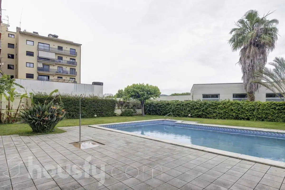 Piscina de Piso en venta en Pineda de Mar con Aire acondicionado, Terraza y Balcón