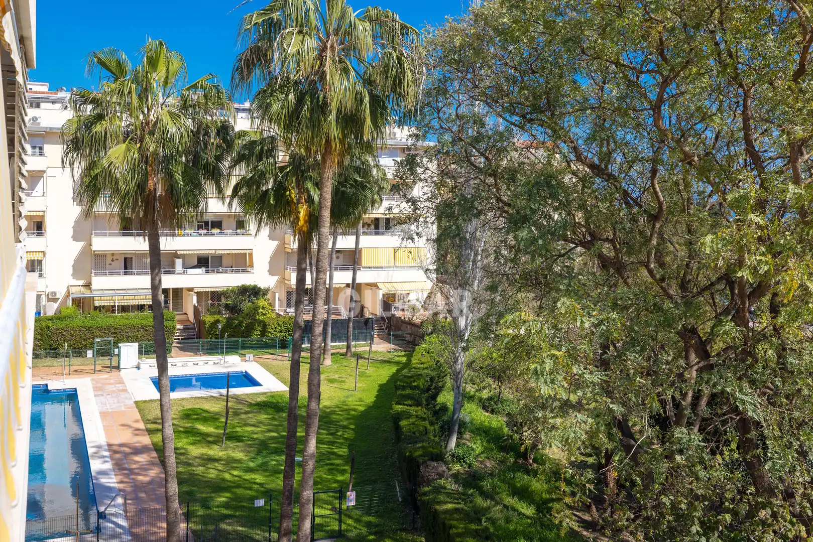 Garten von Wohnung zum Verkauf in Benalmádena mit Privatgarten, Schwimmbad und Möbliert