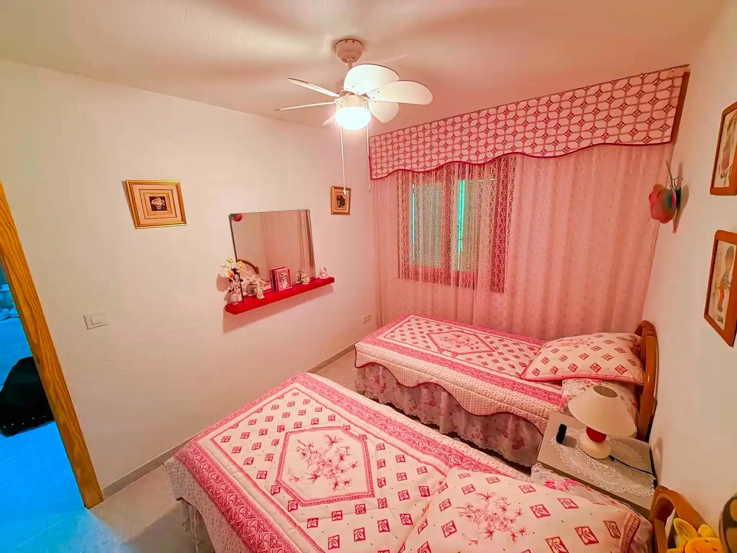 Habitación de Casa adosada en venta en Los Alcázares con Aire acondicionado y Alarma