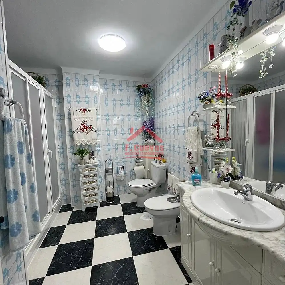 Baño de Apartamento en venta en Vélez-Málaga con Aire acondicionado, Calefacción y Terraza