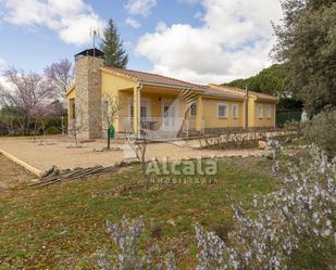 Exterior view of House or chalet for sale in Hueva
