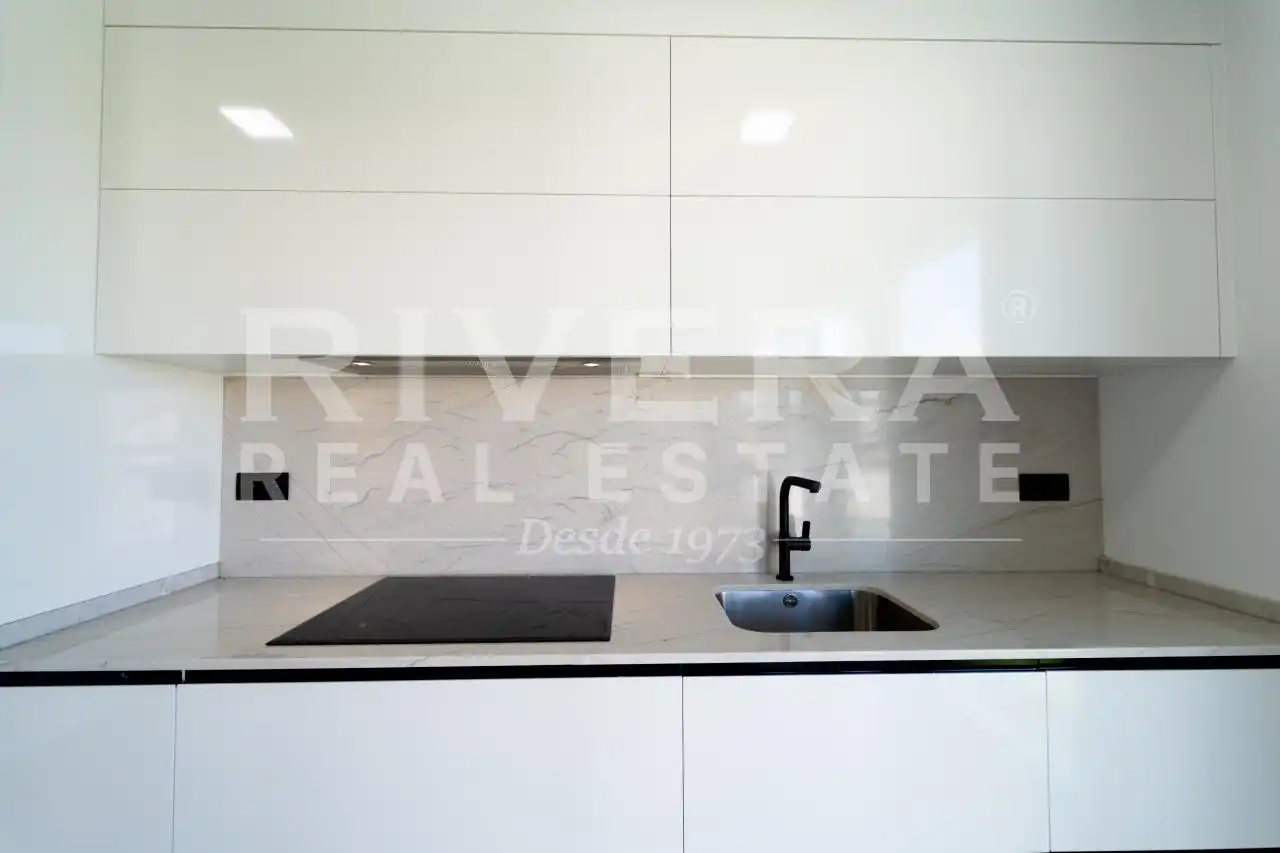 Cocina de Casa adosada en venta en Vigo  con Calefacción y Jardín privado