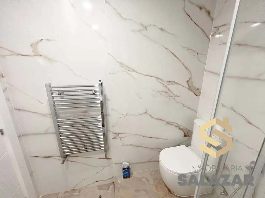 Baño de Piso de alquiler en Bilbao  con Calefacción