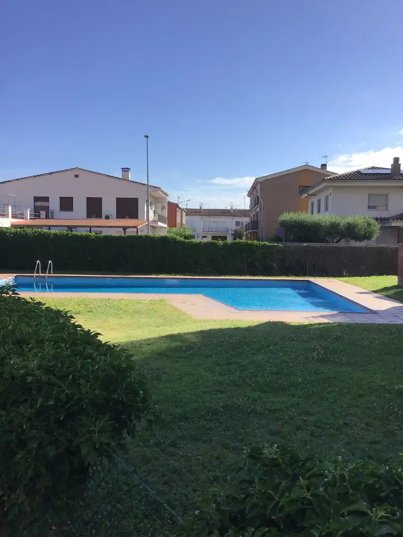 Piscina de Casa adosada en venta en Santa Coloma de Farners con Calefacción, Jardín privado y Terraza