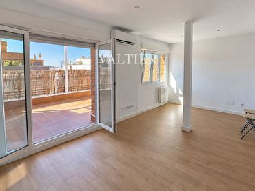 Penthouse with lift to rent in DE CAVANILLES
