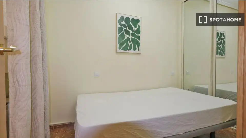 Dormitori de Apartament per a compartir en Madrid amb Aire condicionat, Calefacció i Terrassa