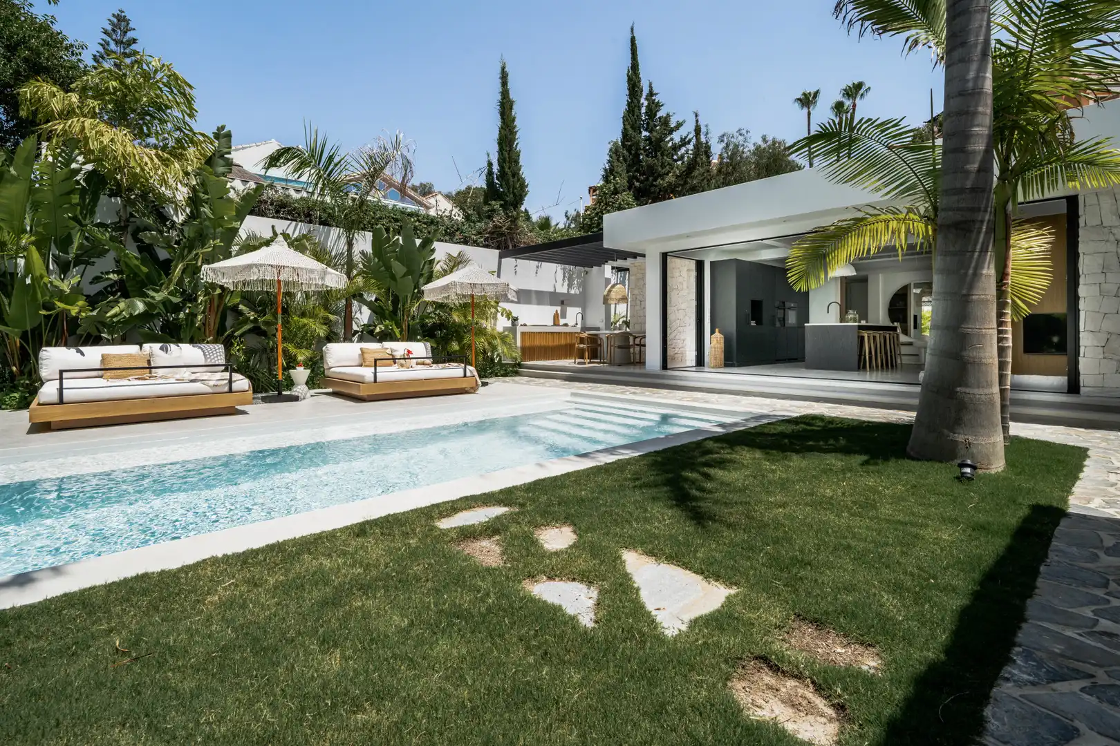 House with pool for sale in Marbella Centro, imagen 2
