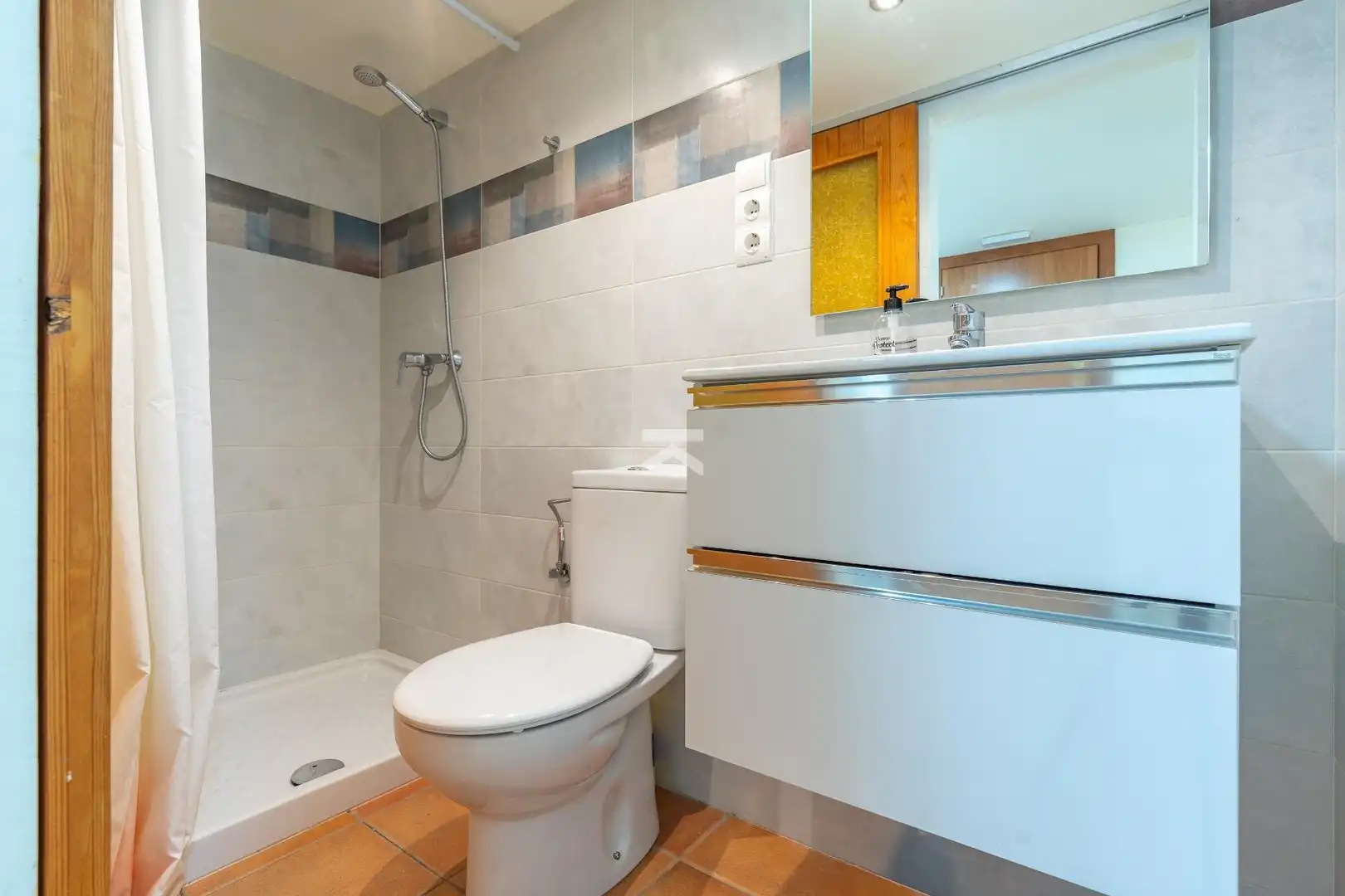 Bathroom of Houses for sale in Torroja del Priorat  with Heating, Terrace and Furnished