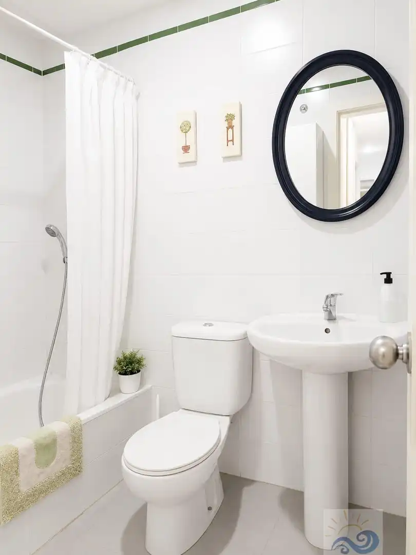 Baño de Apartamento en venta en El Puerto de Santa María con Terraza y Piscina comunitaria