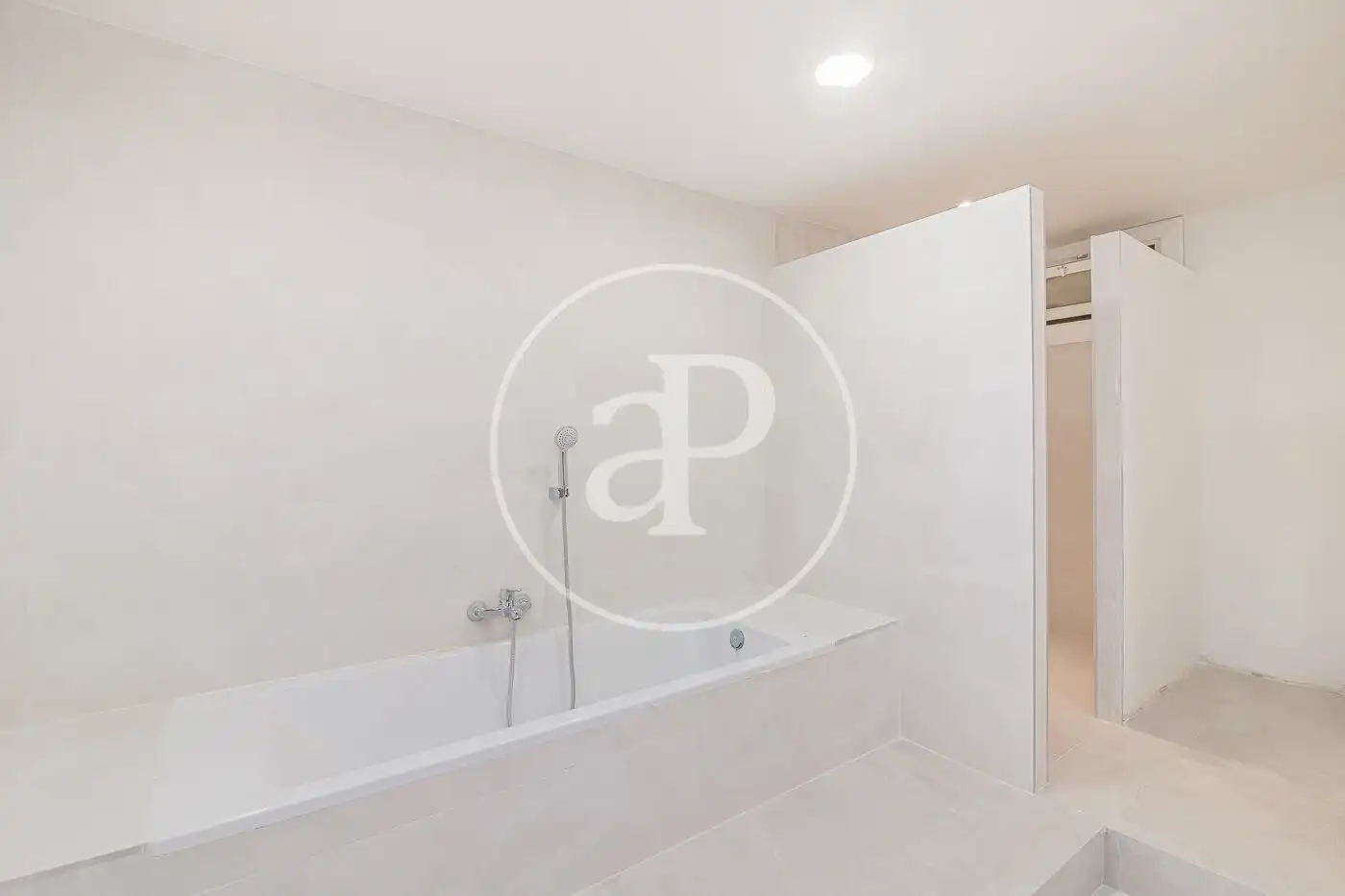 Baño de Piso de alquiler en Barcelona con Aire acondicionado, Calefacción y Terraza