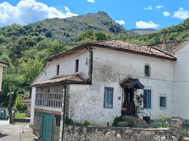 Adossat amb jardí en venda a Barrio Bustablado 67