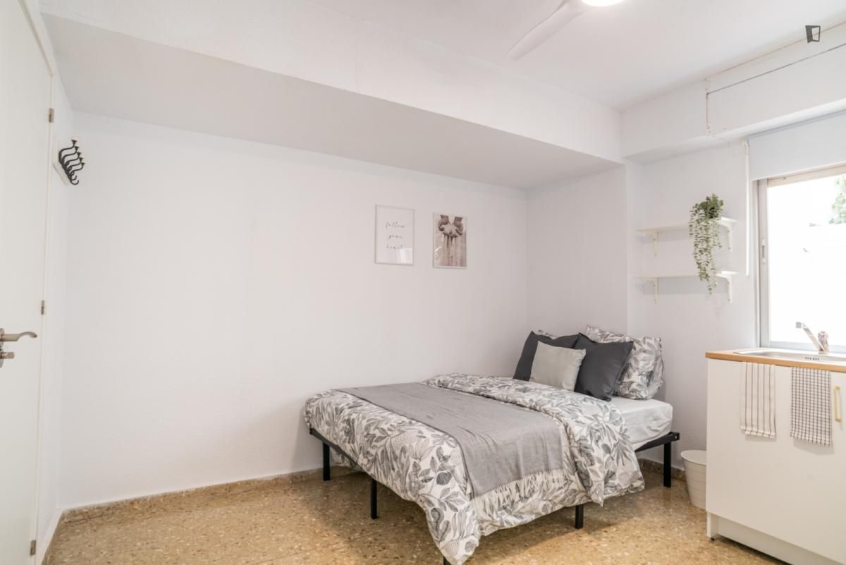 Bedroom of Apartments for share in Manises  with Furnished, Oven and Washing machine