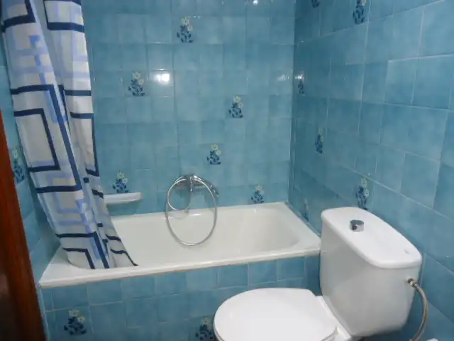 Baño de Apartamento en venta en Granada con Calefacción