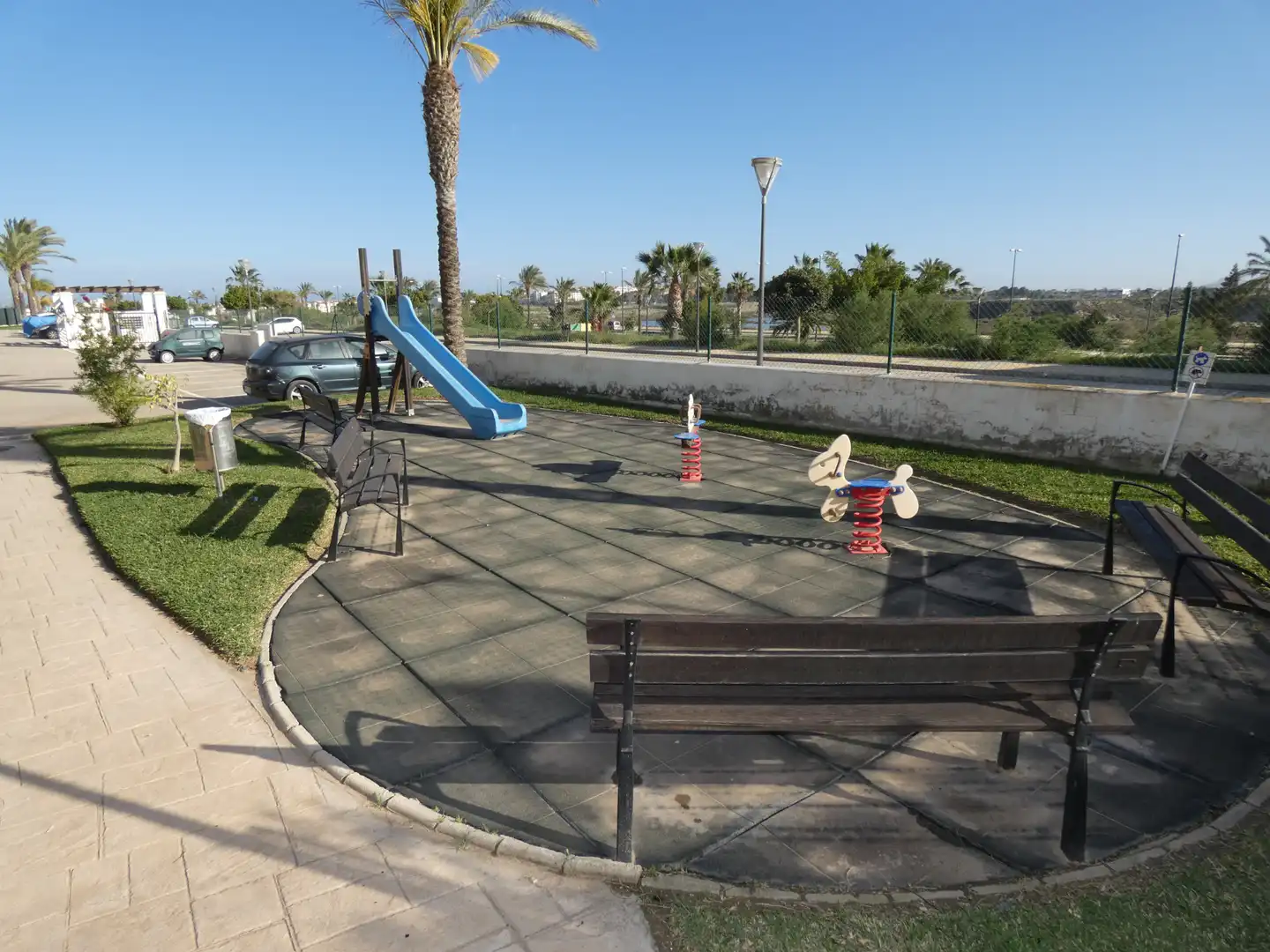 Parkplatz von Wohnungen zum Verkauf in Vera mit Klimaanlage, Heizung und Privatgarten