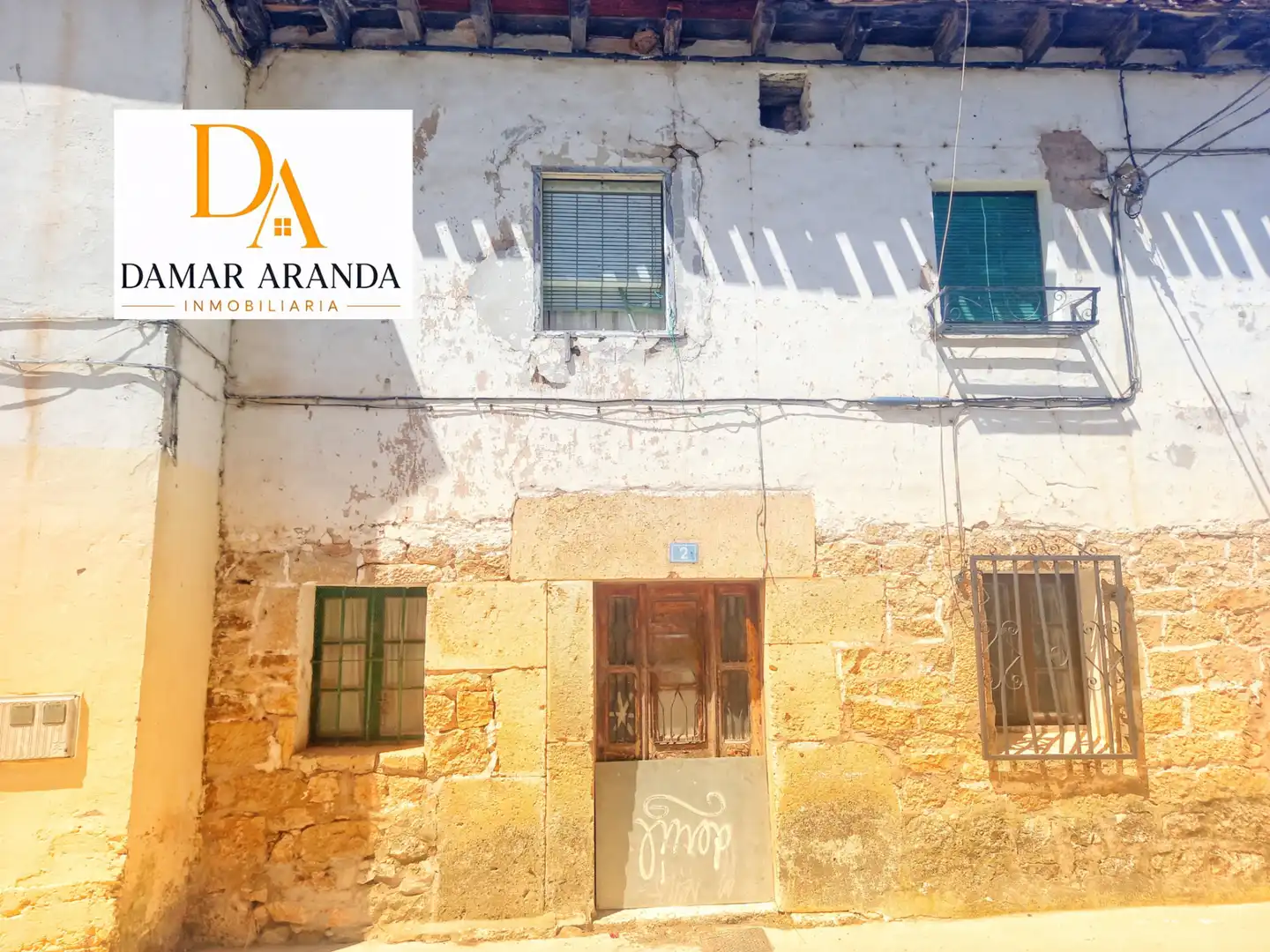 Vista exterior de Casa adosada en venda en Puentedura amb Moblat