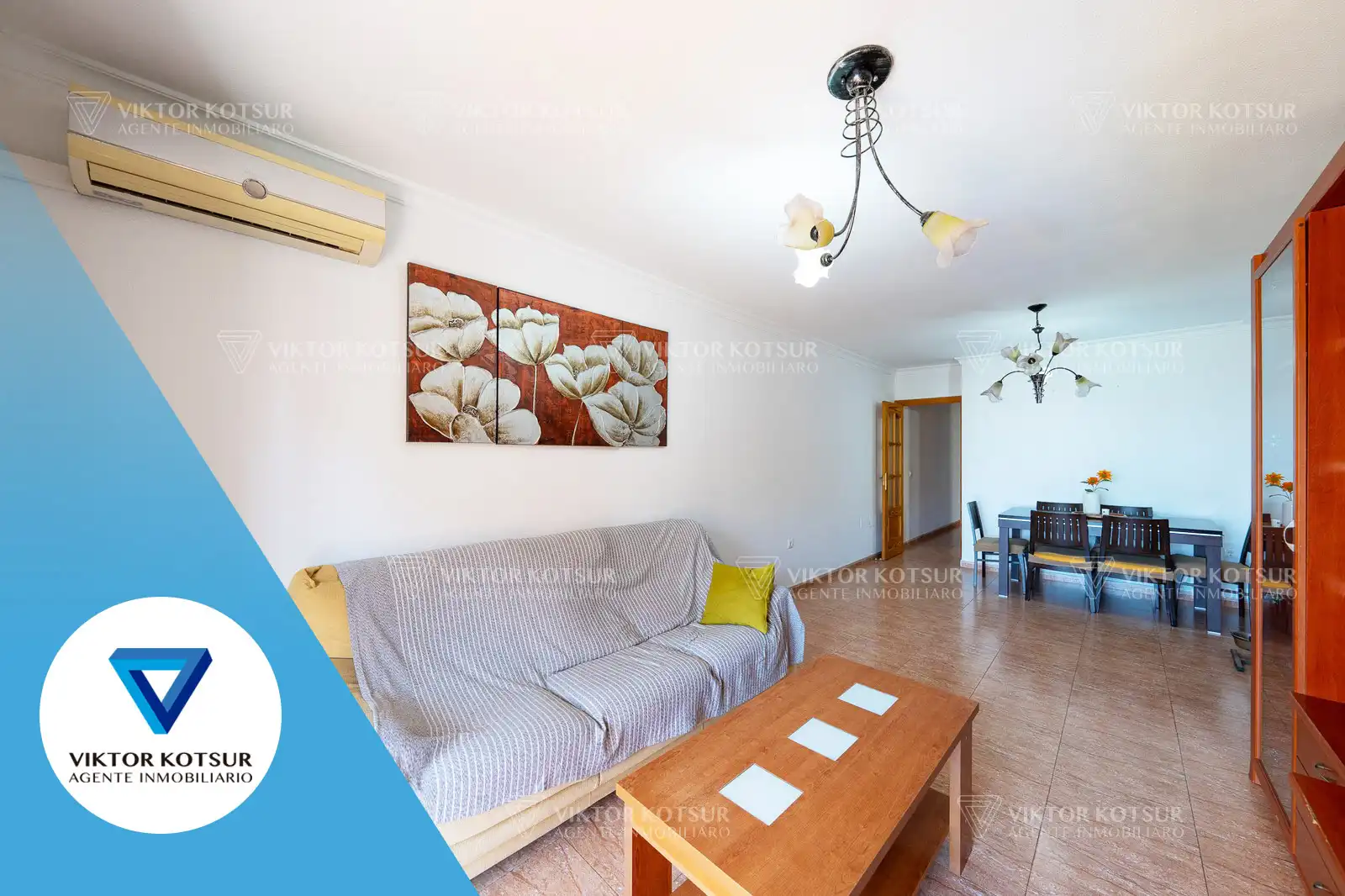 Sala de estar de Piso en venta en Roquetas de Mar con Aire acondicionado, Terraza y Amueblado