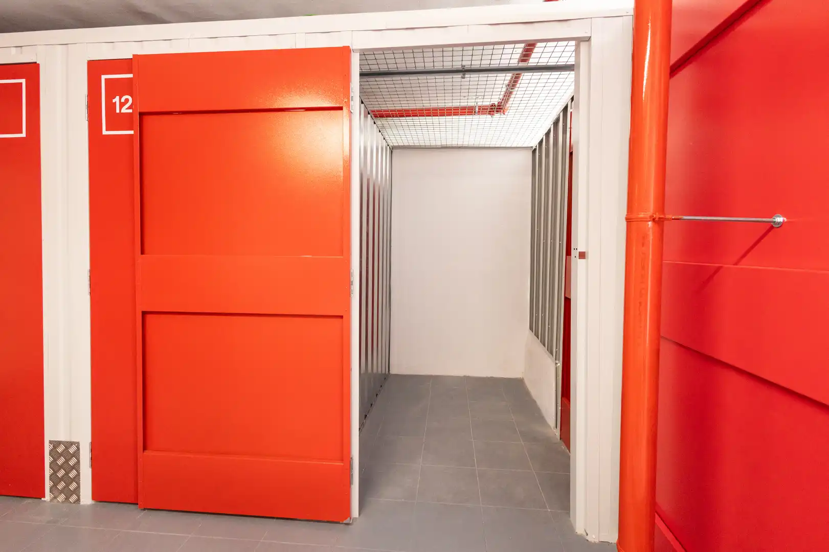 Trastero de alquiler en L'Hospitalet de Llobregat con Alarma