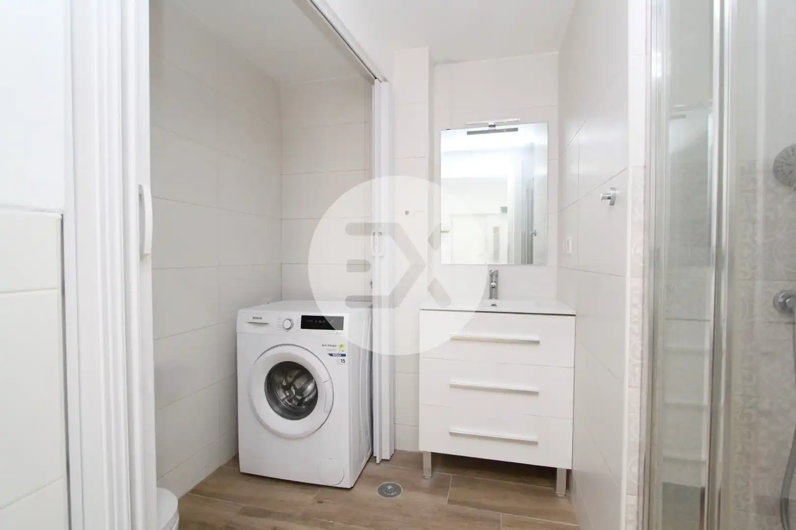 Bathroom of Flat for sale in Castelldefels  with Air Conditioner, Heating and Oven