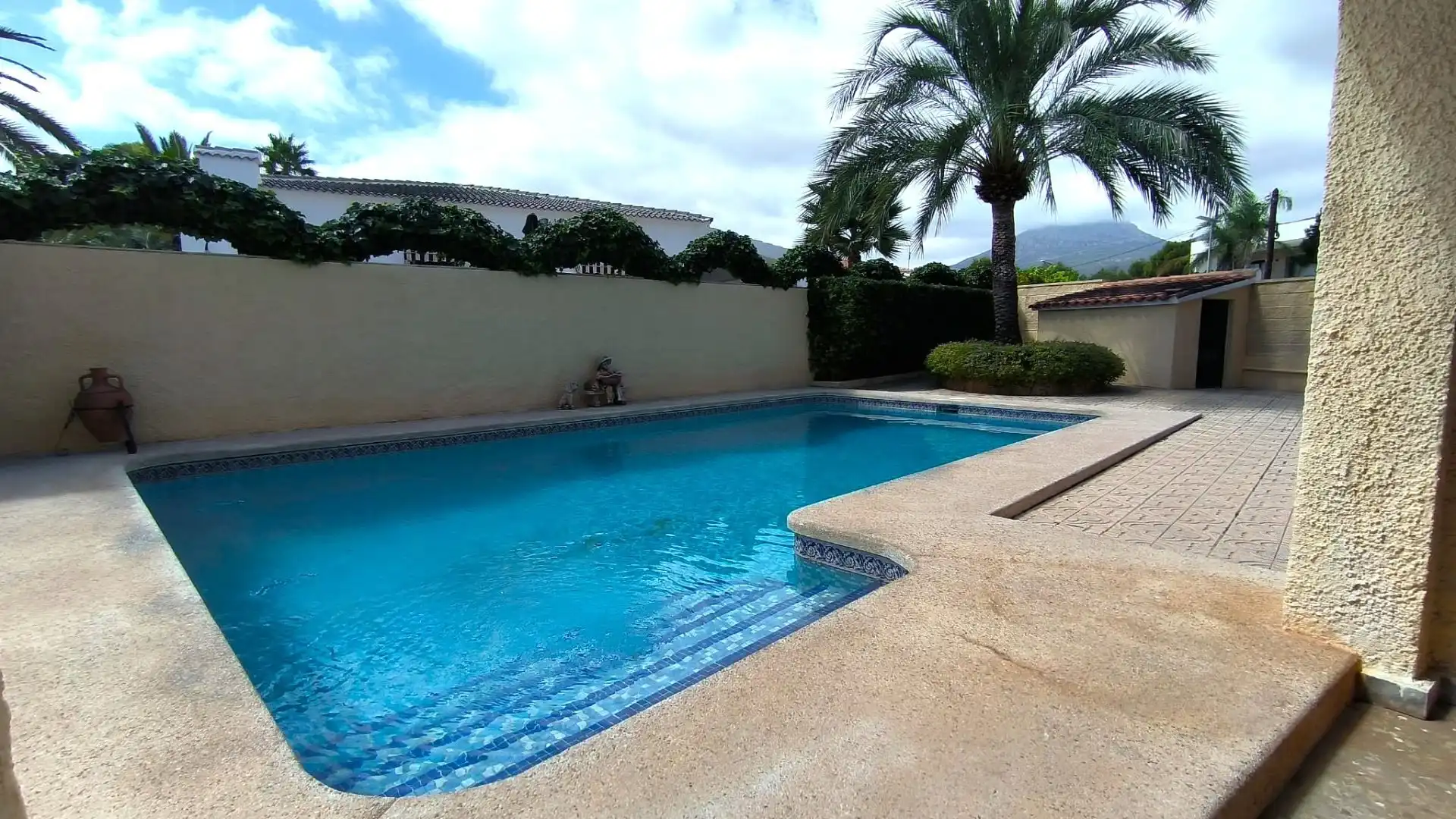 Piscina de Casa o xalet en venda en L'Alfàs del Pi amb Aire condicionat, Calefacció i Jardí privat