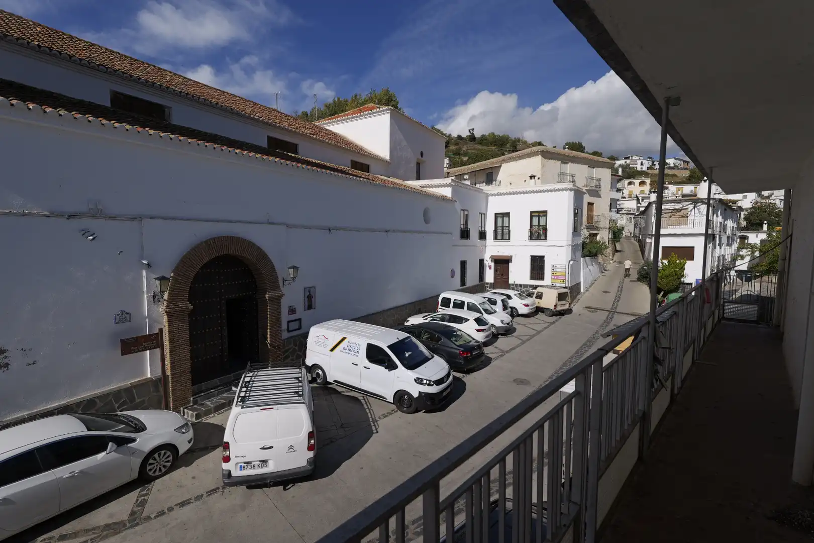 Vista exterior de Casa adosada en venda en Bérchules amb Terrassa i Balcó