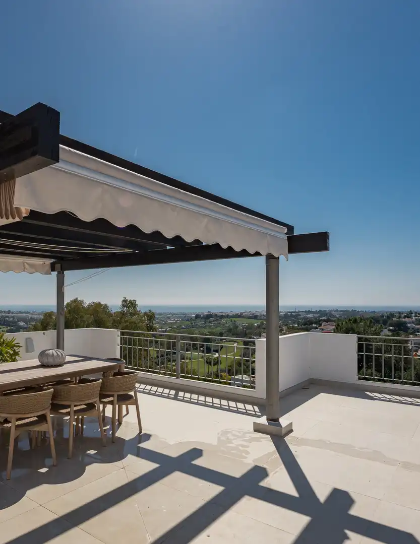 Penthouse with pool for sale in La Quinta
