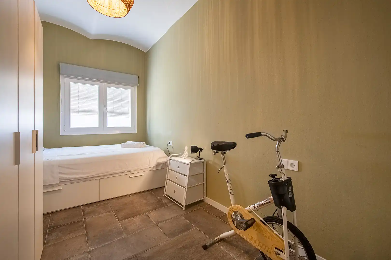 Habitación de Piso en venta en Girona con Aire acondicionado, Calefacción y Amueblado