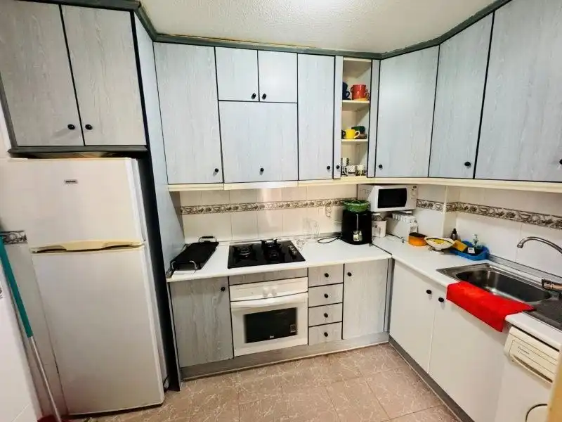Cuina de Apartament en venda en Guardamar del Segura amb Traster i Piscina comunitària
