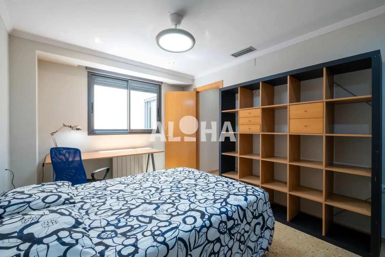 Habitación de Apartamento de alquiler en Moncada con Aire acondicionado, Calefacción y Amueblado