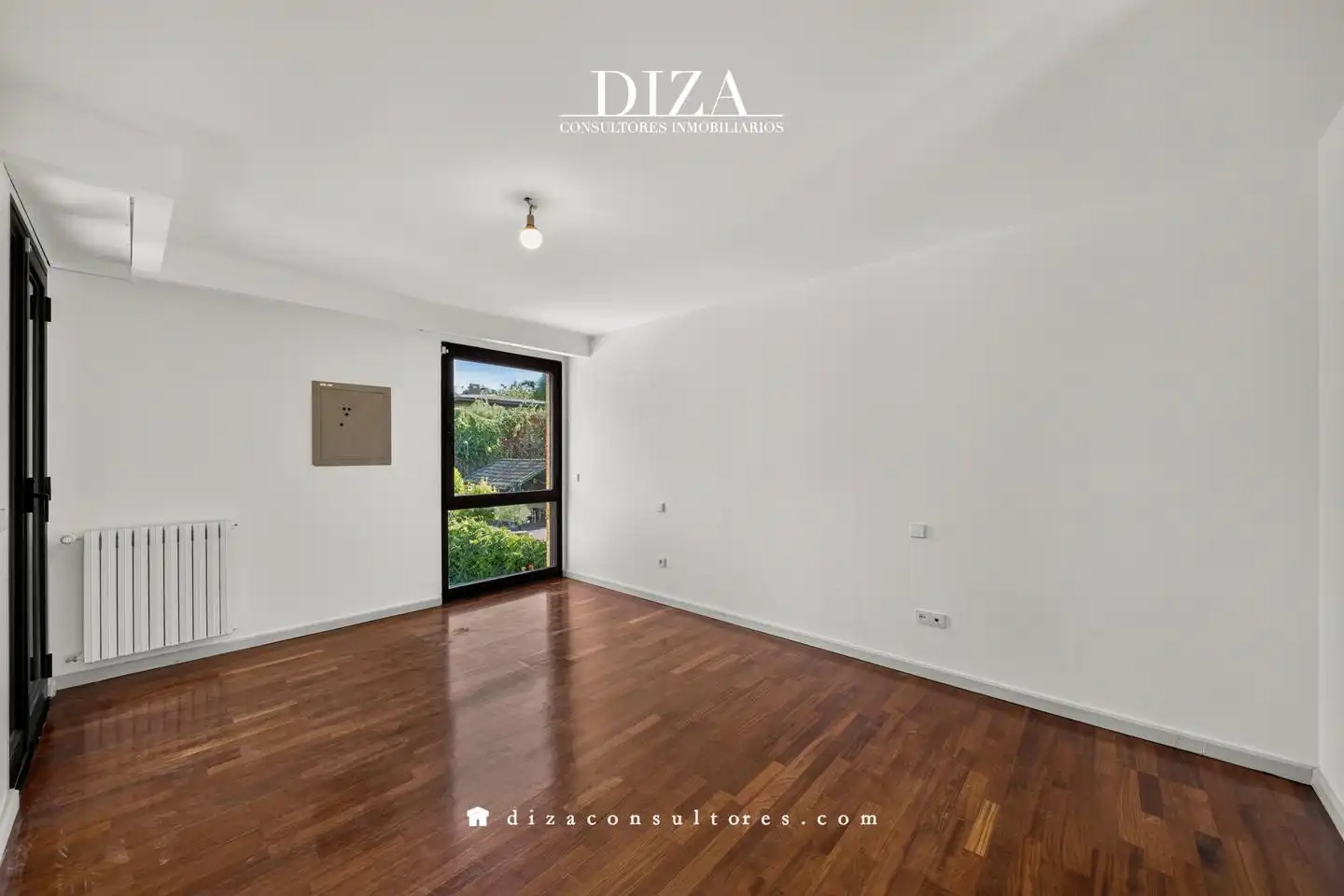 Vista exterior de Casa adosada de lloguer en Madrid amb Aire condicionat, Calefacció i Jardí privat
