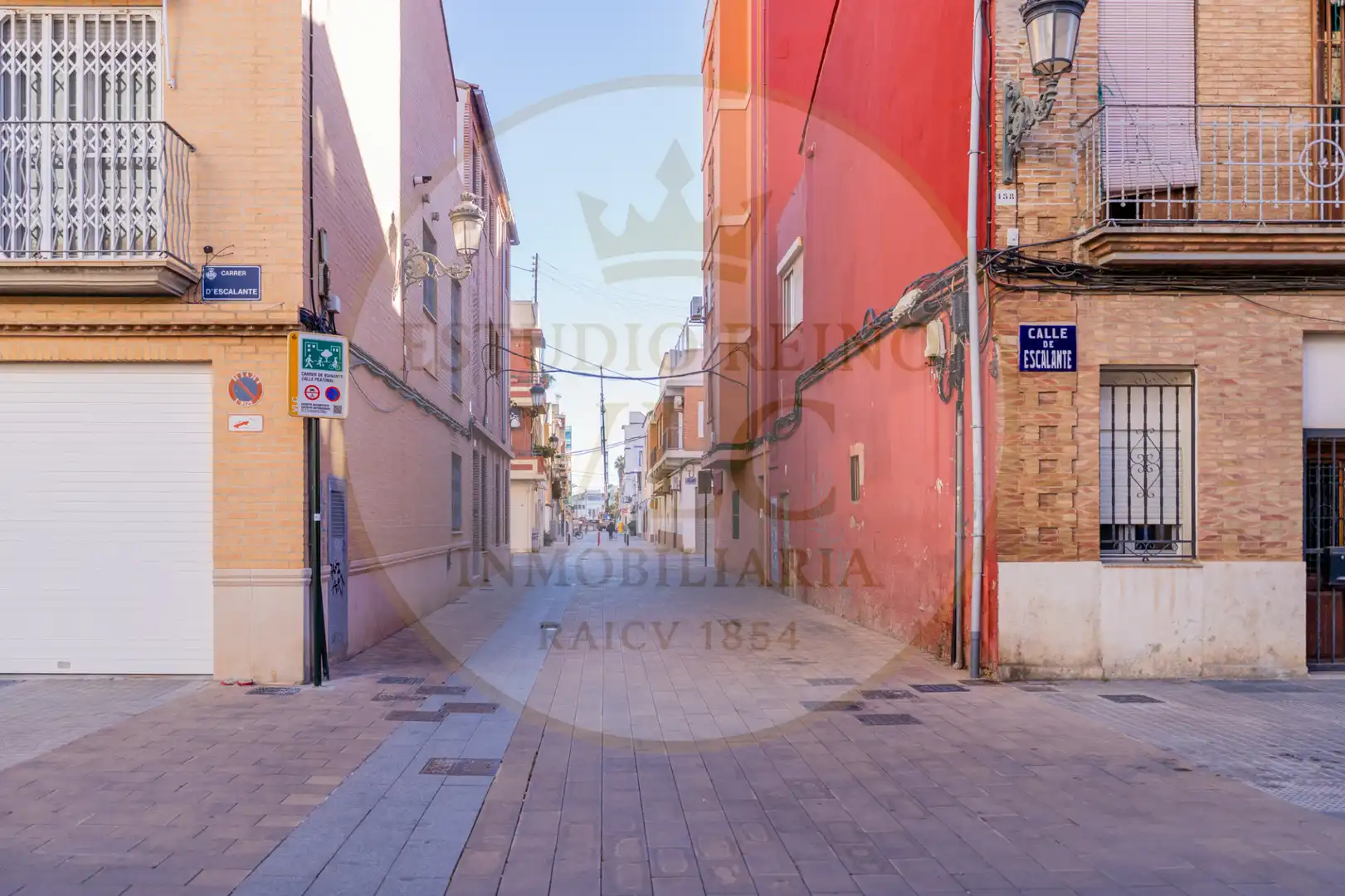 Außenansicht von Maisonette zum Verkauf in Valencia mit Terrasse und Balkon